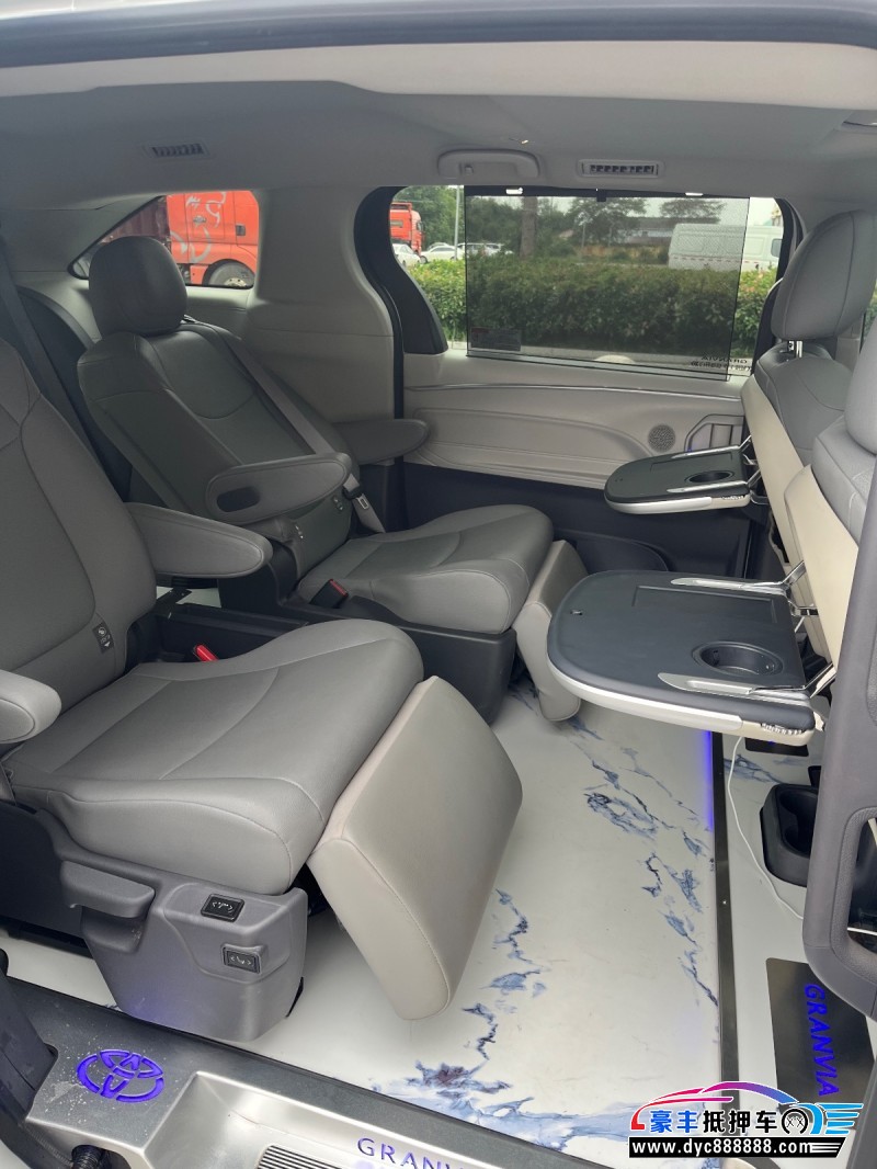 24年丰田格瑞维亚MPV抵押车出售