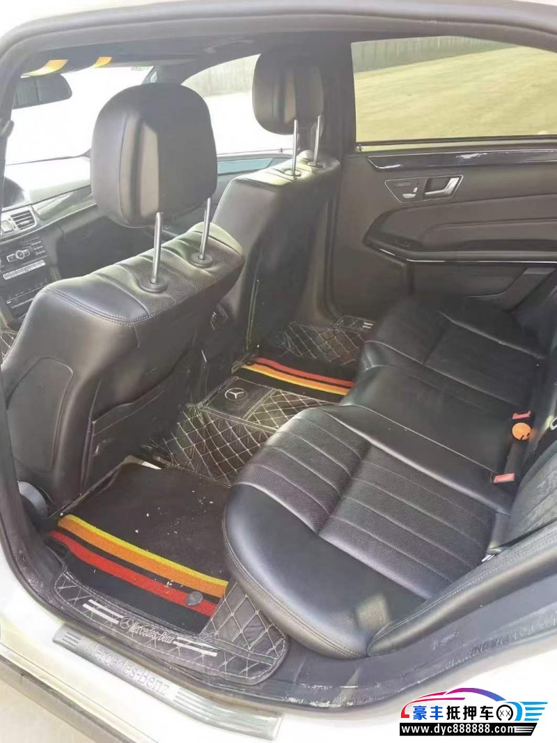 14年奔驰E轿车抵押车出售