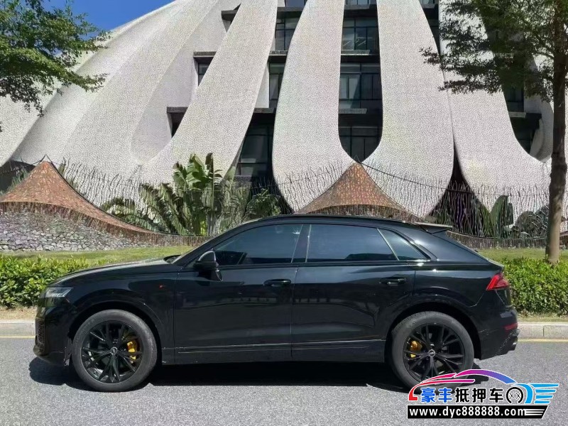 22年奥迪Q8轿车抵押车出售