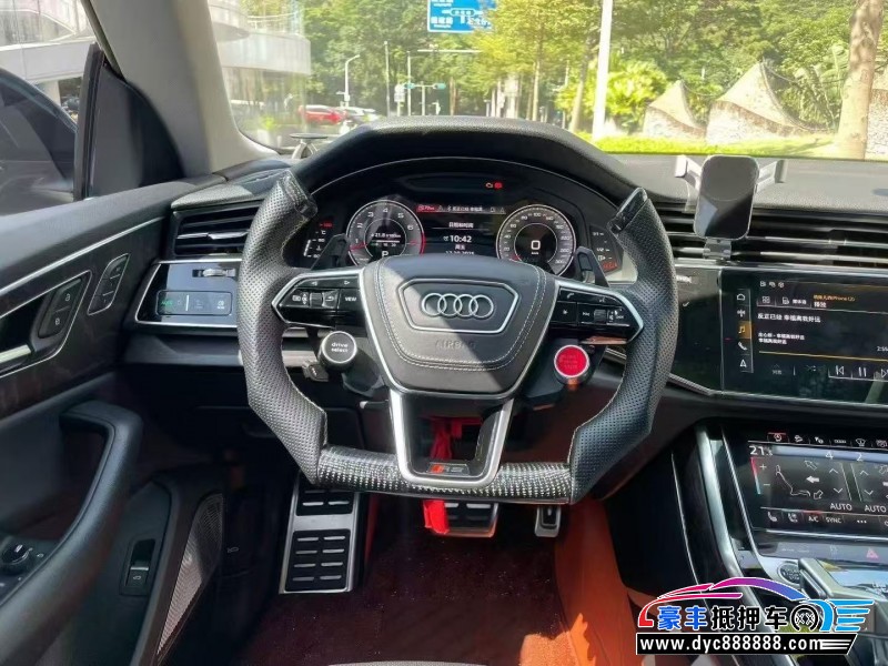22年奥迪Q8轿车抵押车出售
