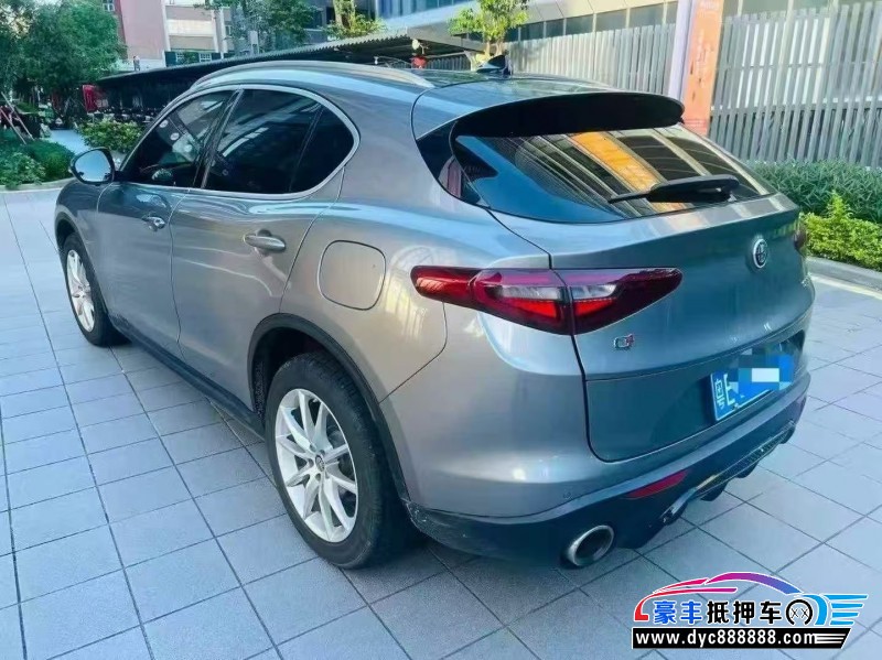 19年阿尔法·罗密欧Stelvio轿车抵押车出售