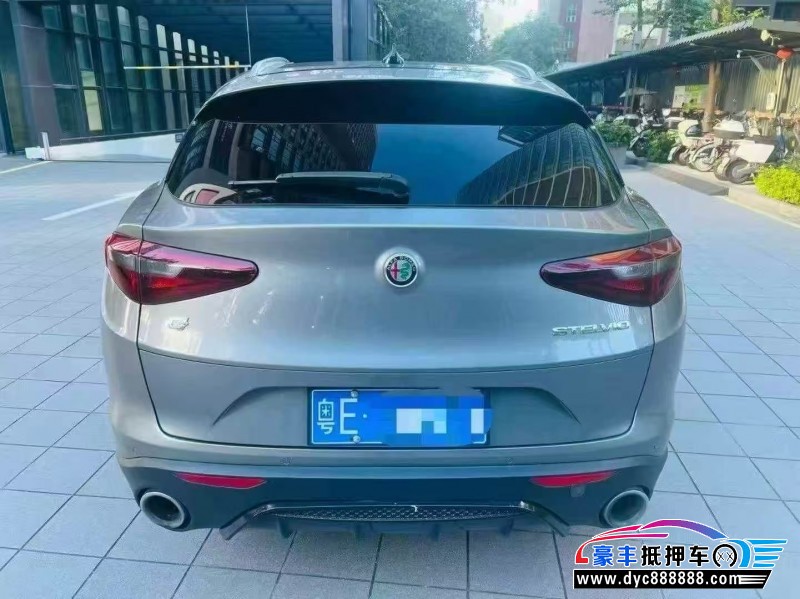 19年阿尔法·罗密欧Stelvio轿车抵押车出售