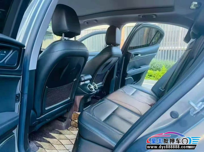 19年阿尔法·罗密欧Stelvio轿车抵押车出售