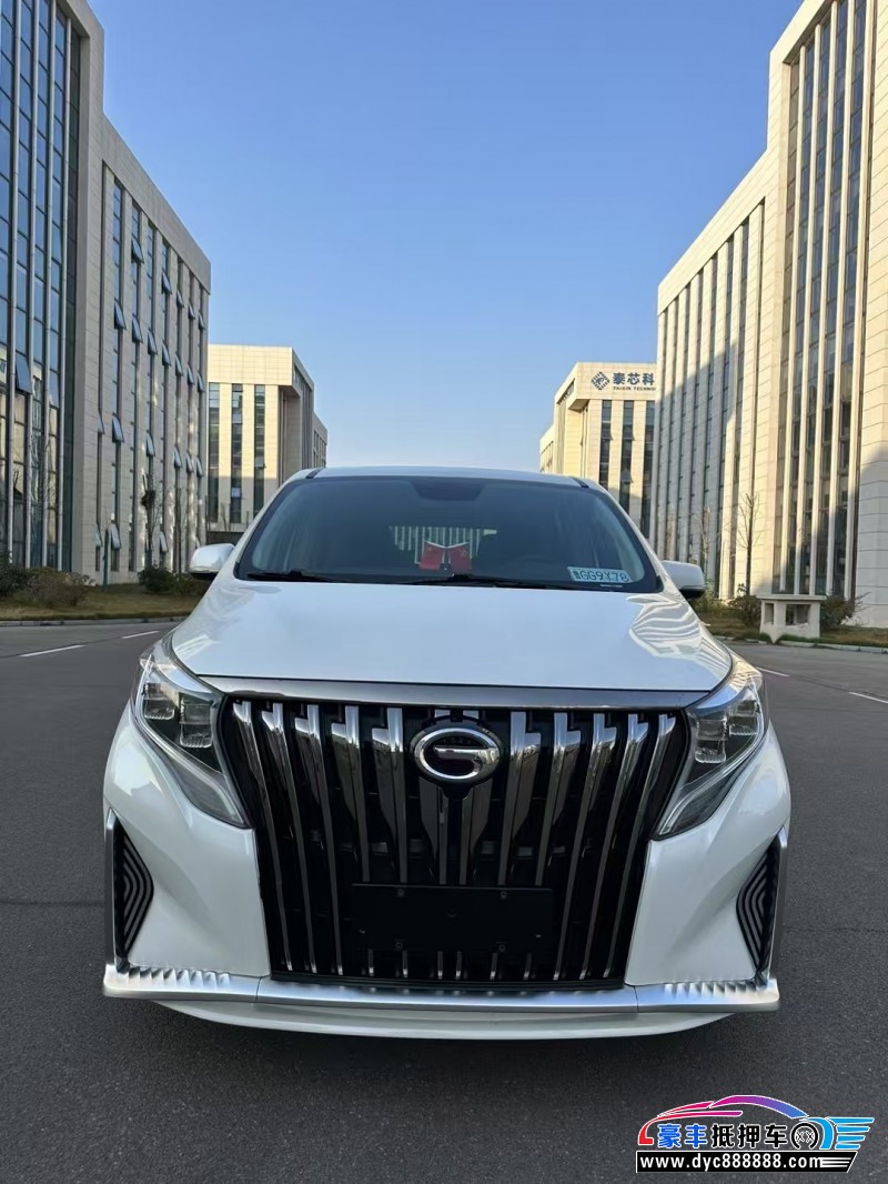 抵押车出售18年传祺GM8轿车