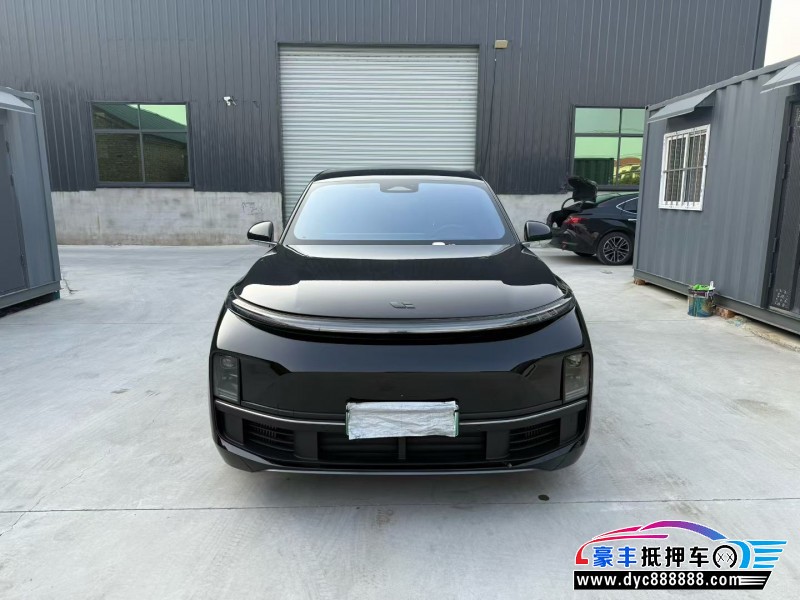 抵押车出售23年理想L8轿车