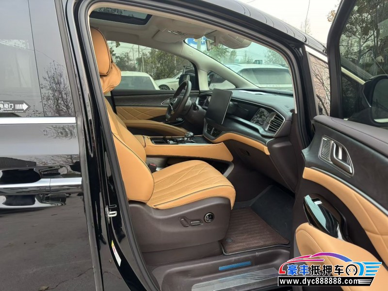 24年腾势D9轿车抵押车出售