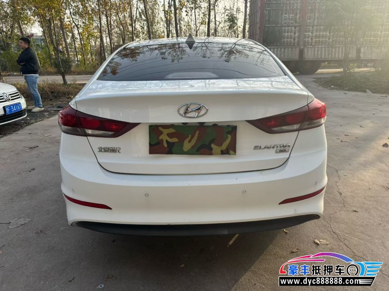 17年现代领动轿车抵押车出售