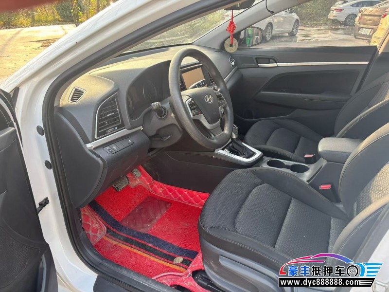 17年现代领动轿车抵押车出售