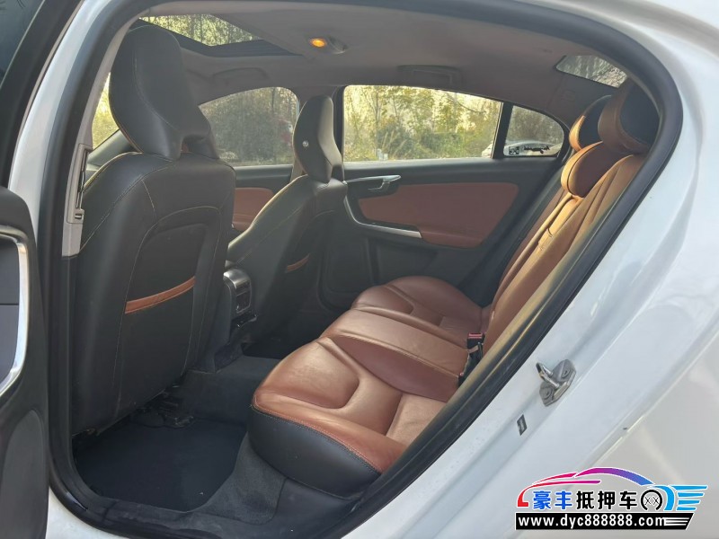 17年沃尔沃S60轿车抵押车出售