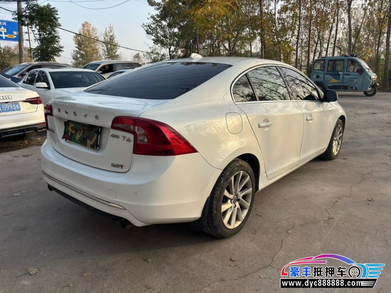 17年沃尔沃S60轿车抵押车出售