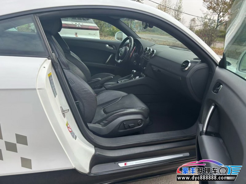 13年奥迪TT轿车抵押车出售