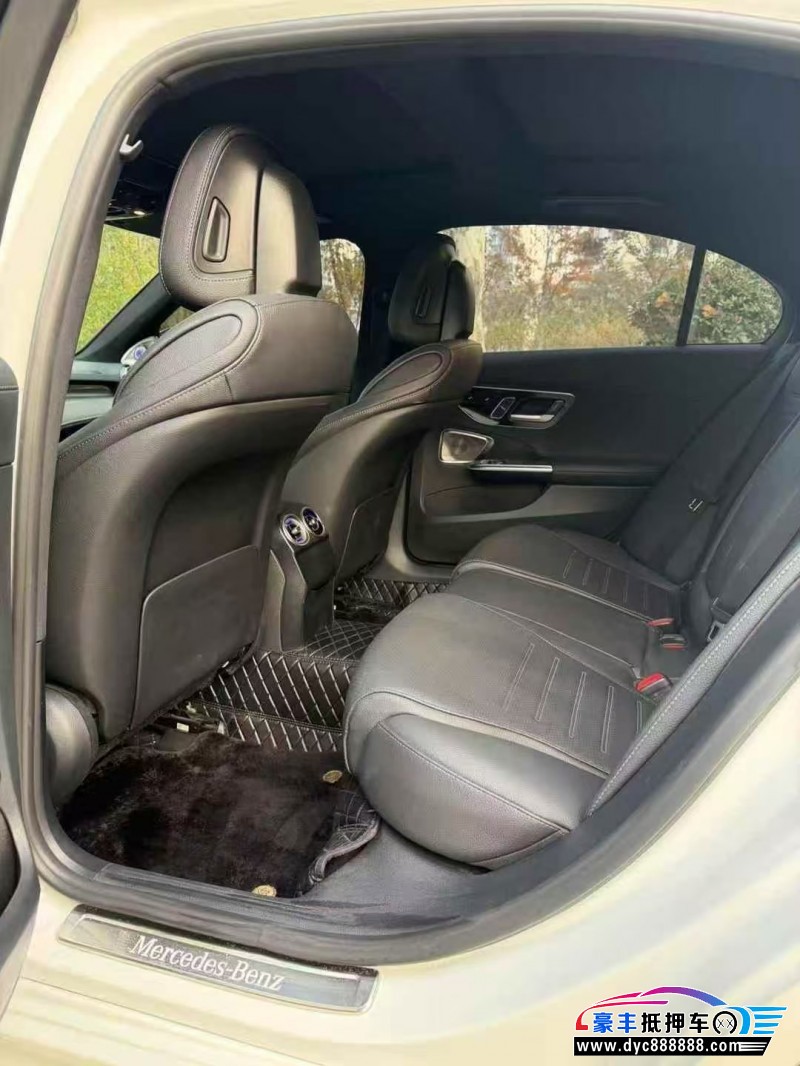 23年奔驰C轿车抵押车出售