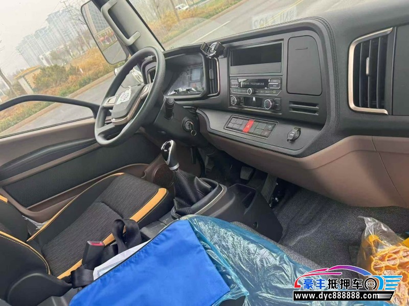 25年一汽解放轿车抵押车出售