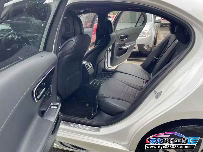 24年奔驰C轿车抵押车出售