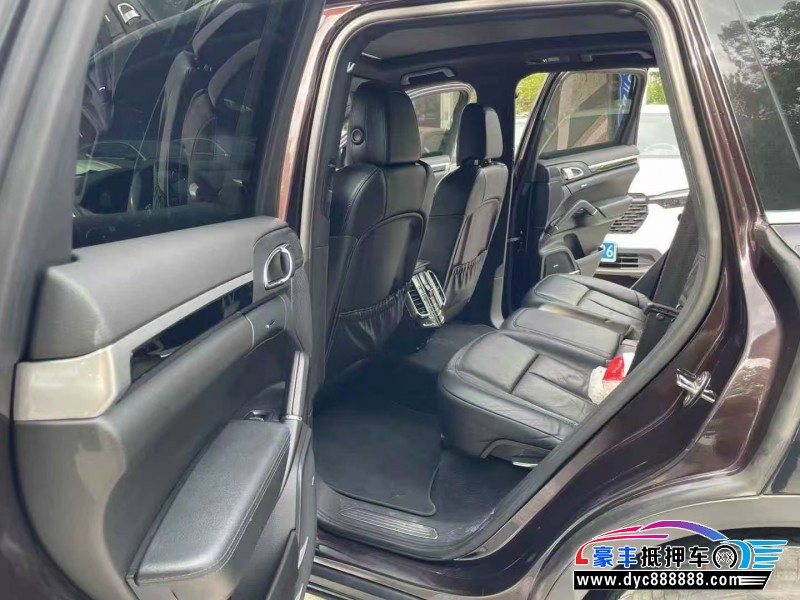 14年保时捷卡宴轿车抵押车出售