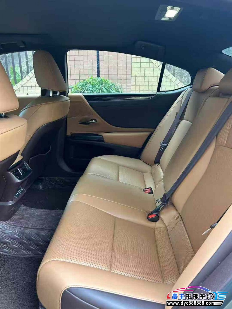 20年雷克萨斯ES轿车抵押车出售