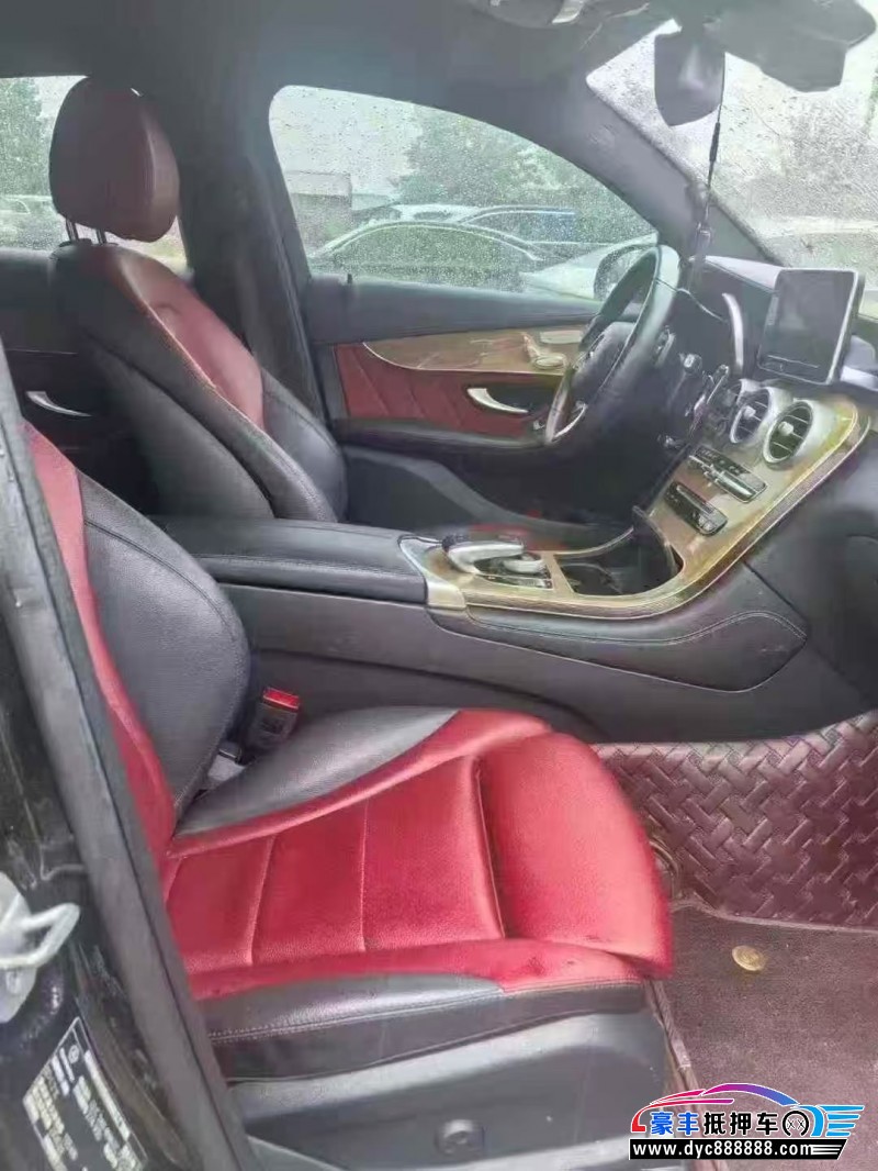 19年奔驰GLC轿车抵押车出售