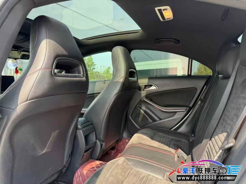 17年奔驰CLA轿车抵押车出售