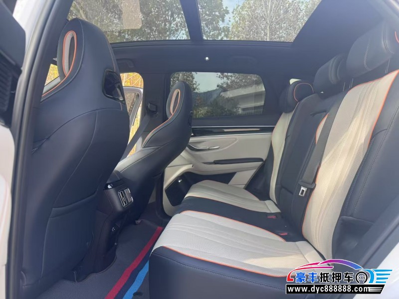 24年比亚迪宋轿车抵押车出售