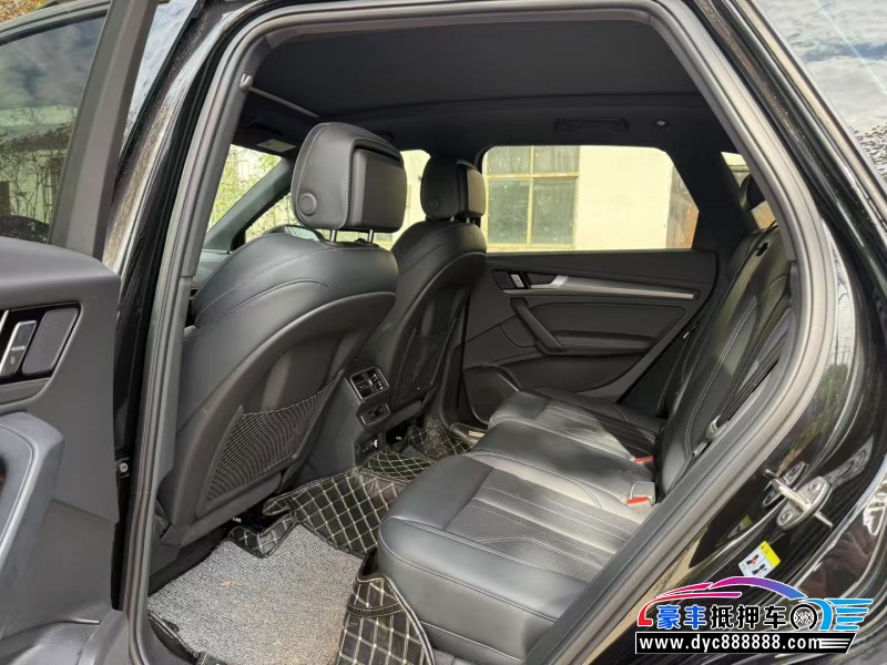 25年奥迪Q5轿车抵押车出售