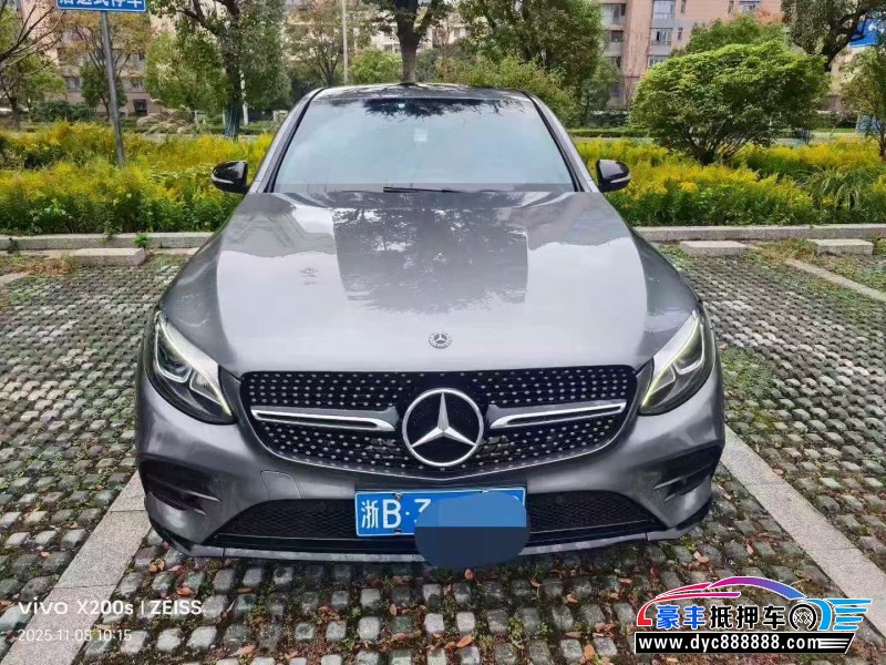 17年奔驰GLC轿车抵押车出售