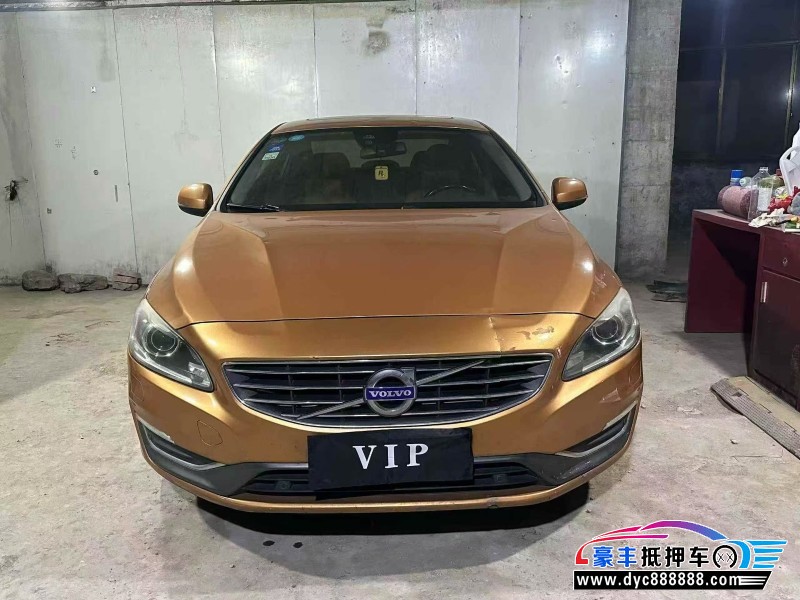 抵押车出售14年沃尔沃S60轿车