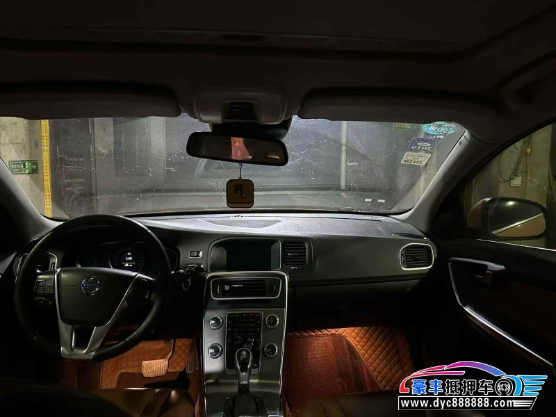 14年沃尔沃S60轿车抵押车出售