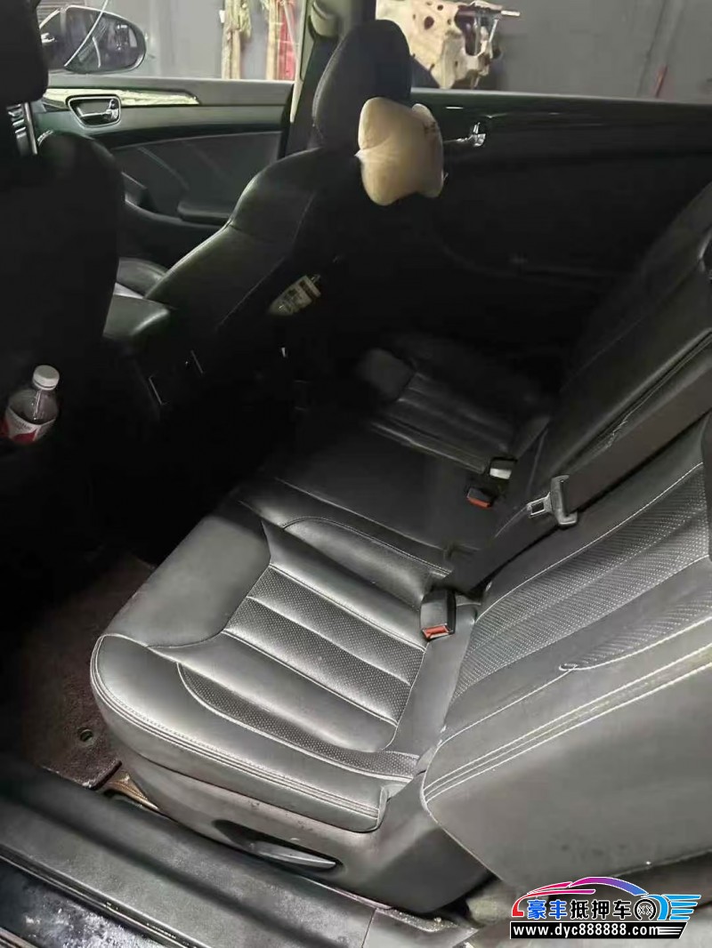 19年东风风光580轿车抵押车出售