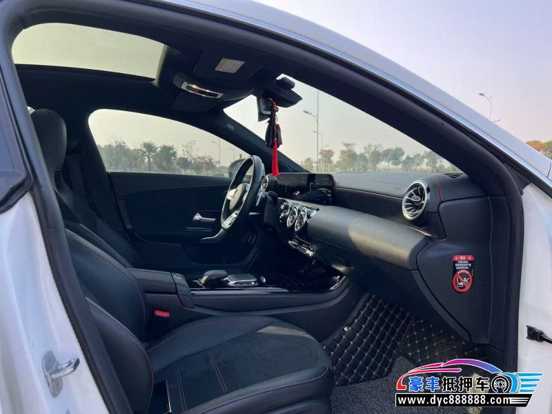 23年奔驰CLA轿车抵押车出售