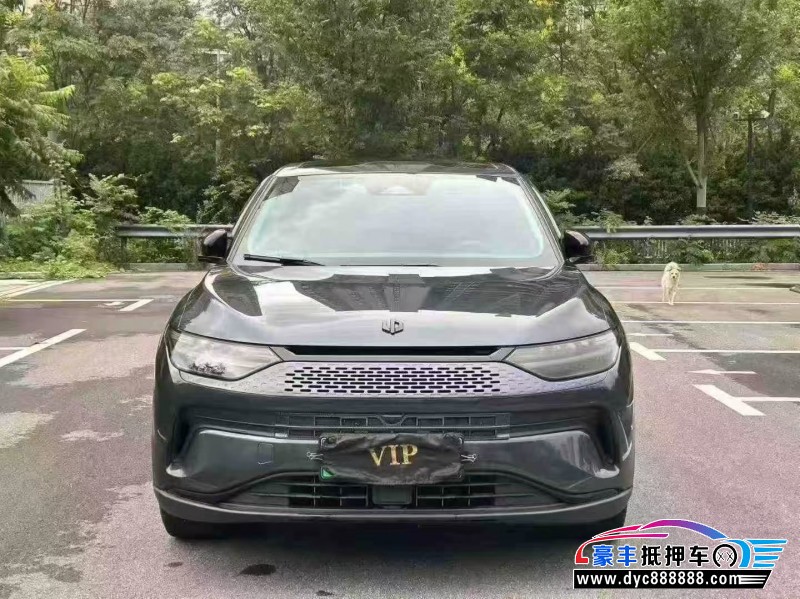 抵押车出售24年零跑C11轿车