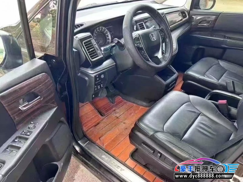 17年本田艾力绅轿车抵押车出售