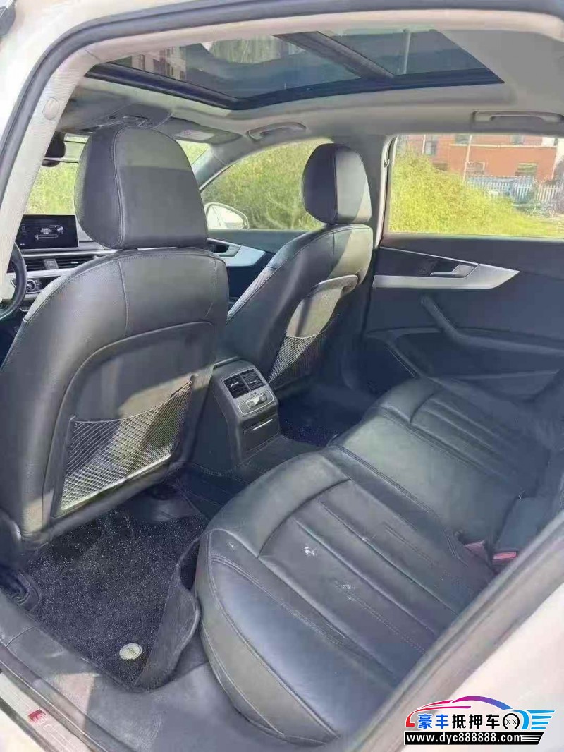 19年奥迪A4L轿车抵押车出售