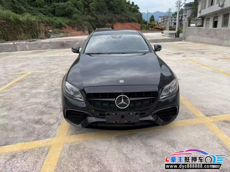 17年奔驰E轿车抵押车出售