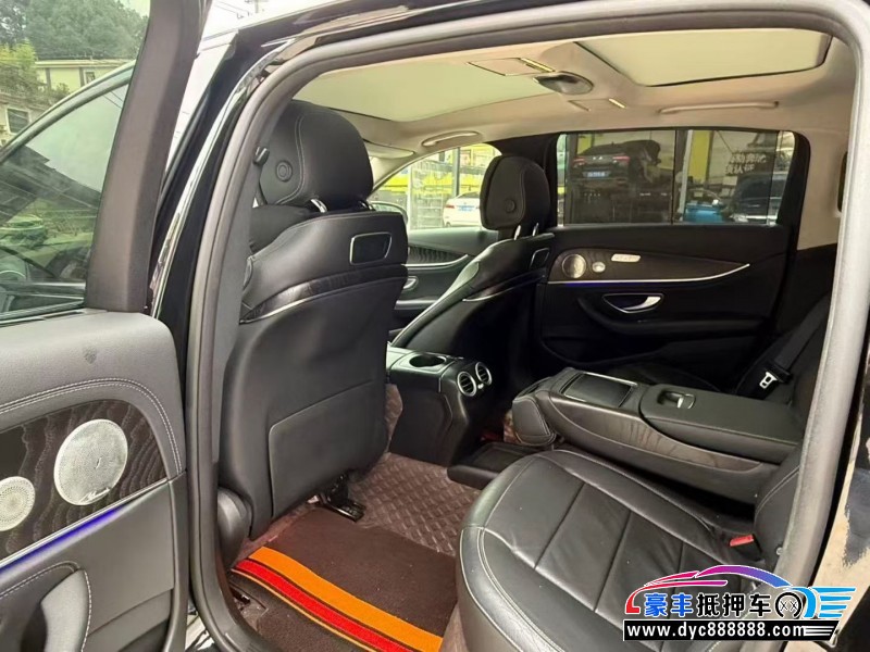 17年奔驰E轿车抵押车出售