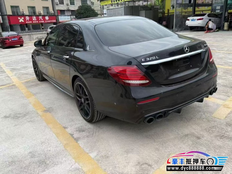 17年奔驰E轿车抵押车出售