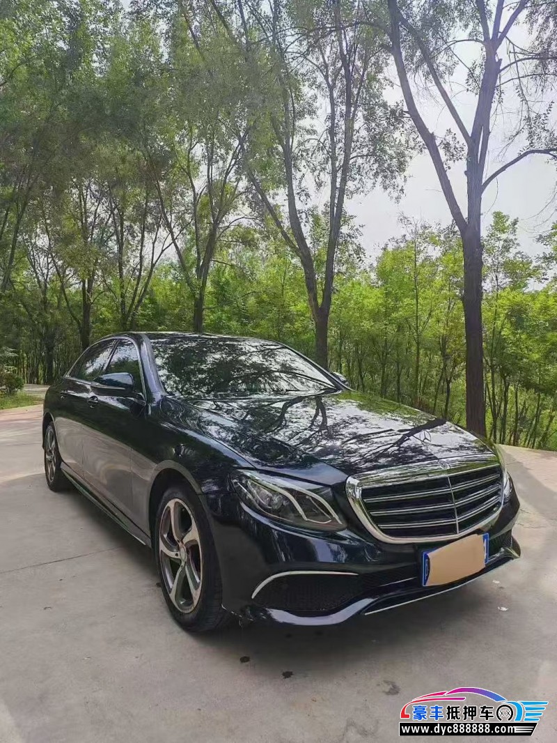 17年奔驰E轿车抵押车出售