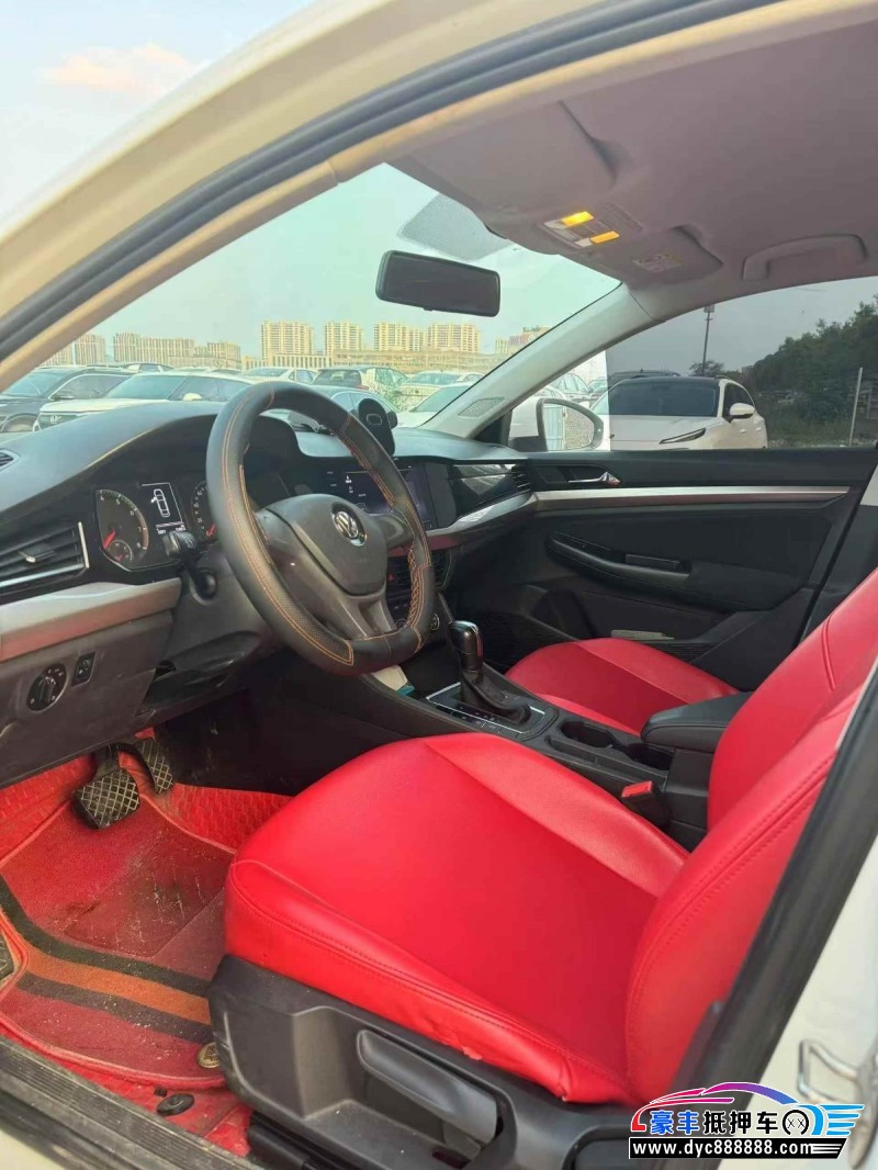 21年大众宝来轿车抵押车出售