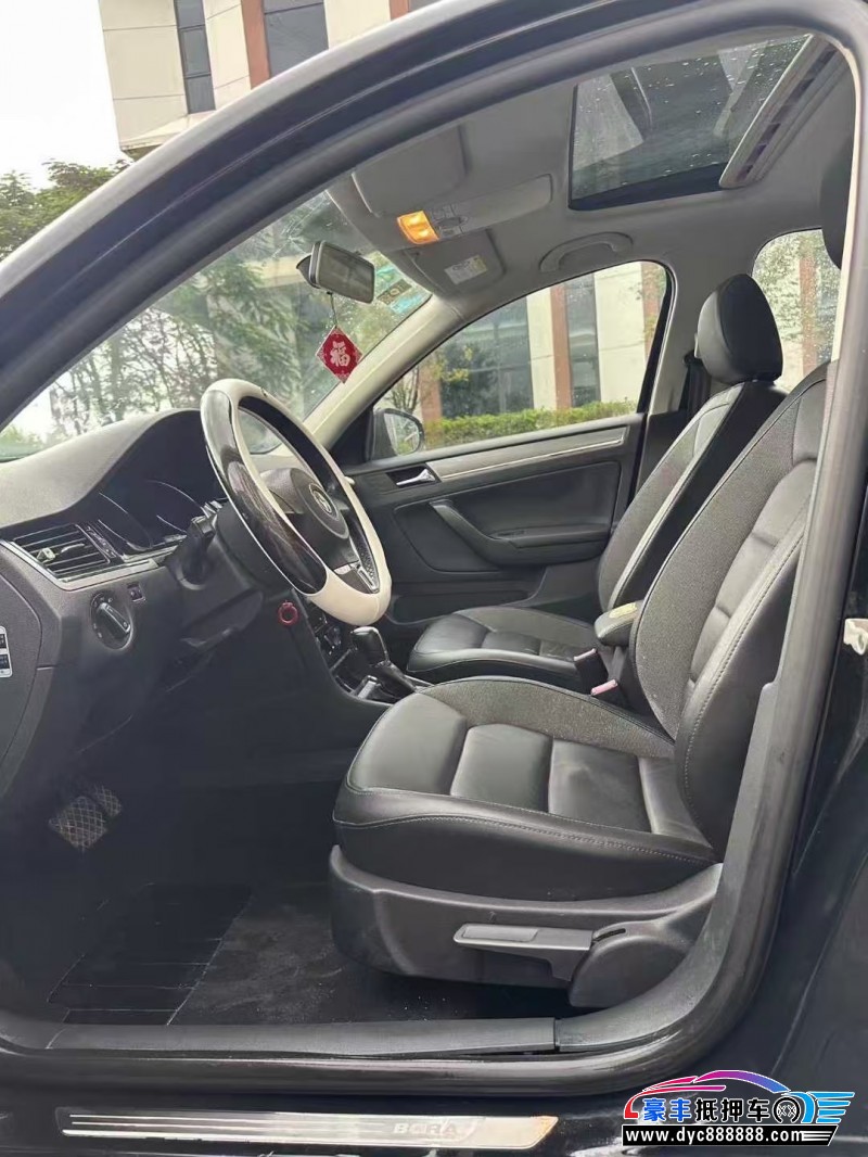 15年大众宝来轿车抵押车出售