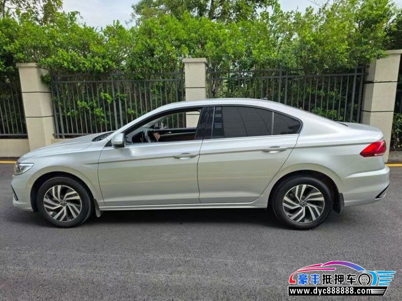 24年大众宝来轿车抵押车出售