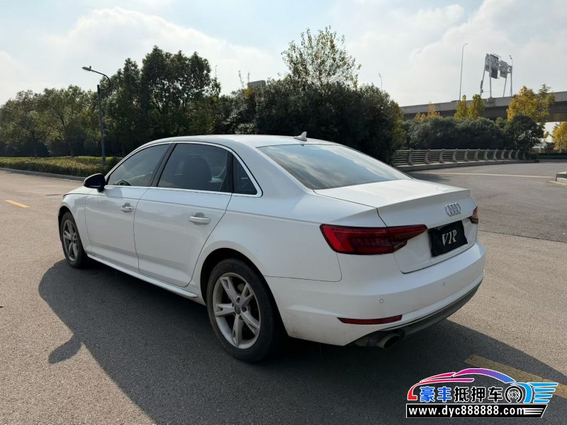 17年奥迪A4L轿车抵押车出售