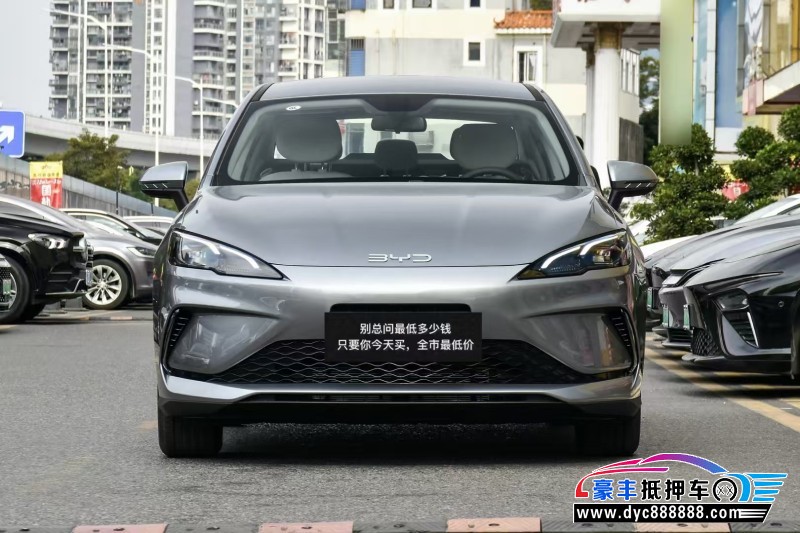 抵押车出售25年比亚迪海豹轿车