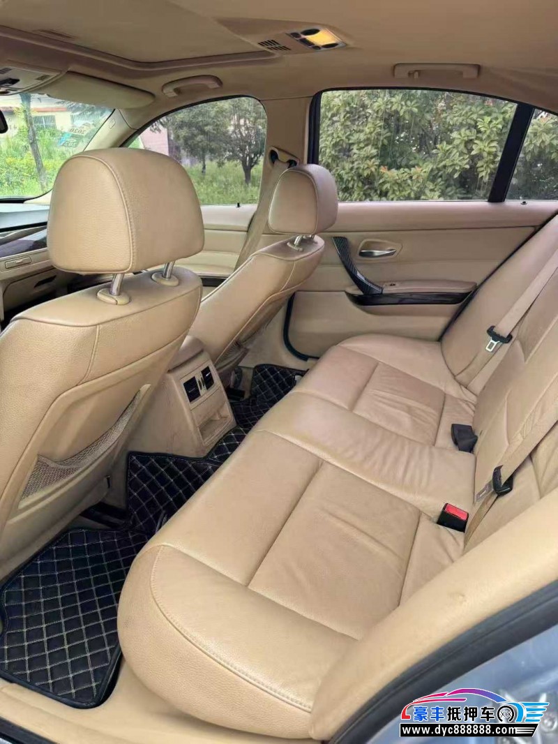 11年宝马3系轿车抵押车出售