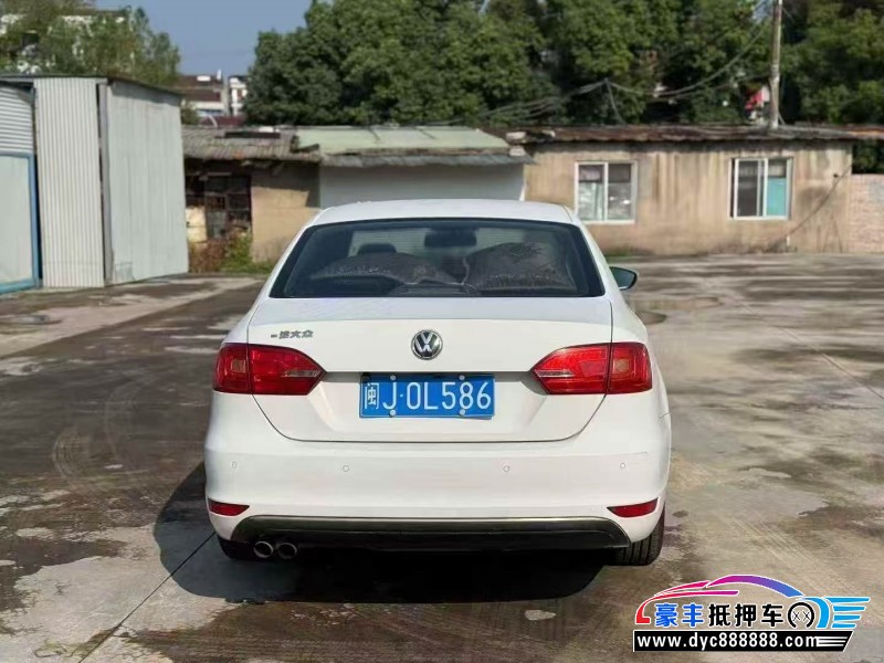 14年大众速腾轿车抵押车出售