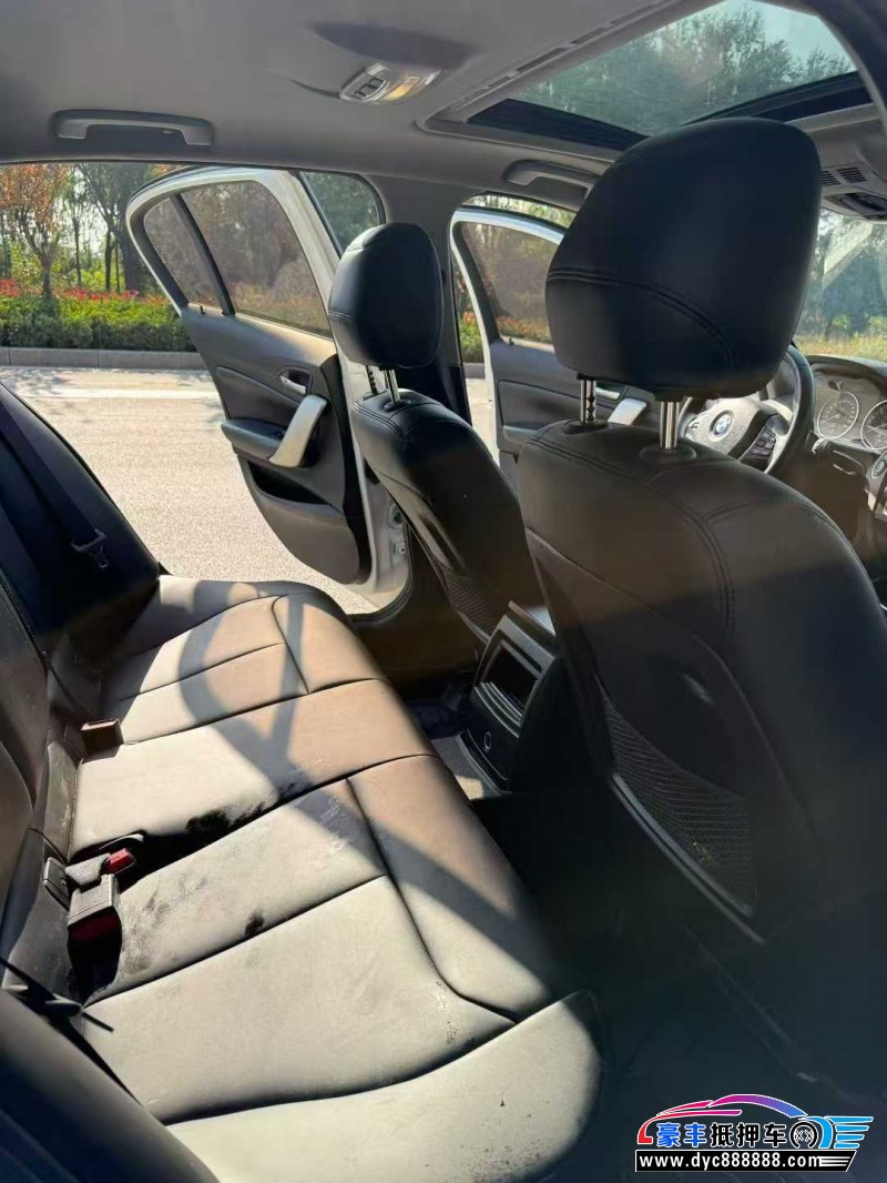 15年宝马1系轿车抵押车出售