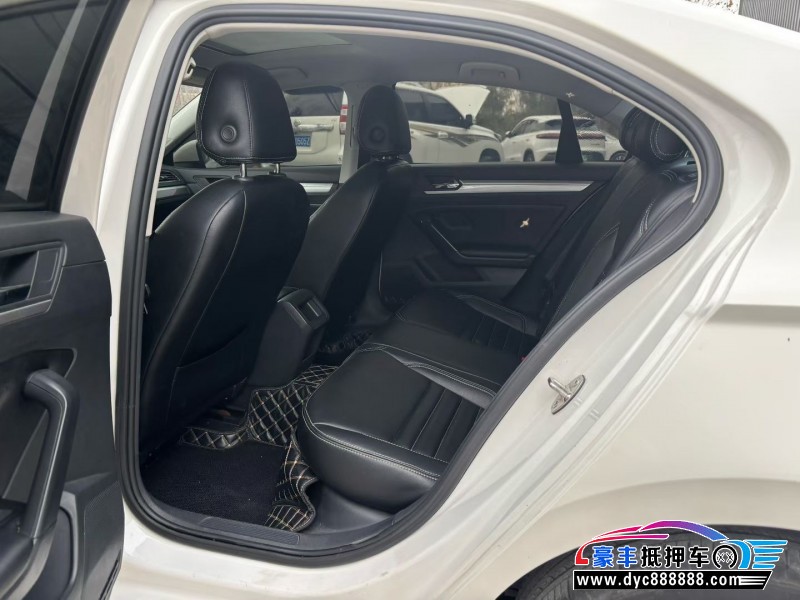 18年大众凌渡轿车抵押车出售