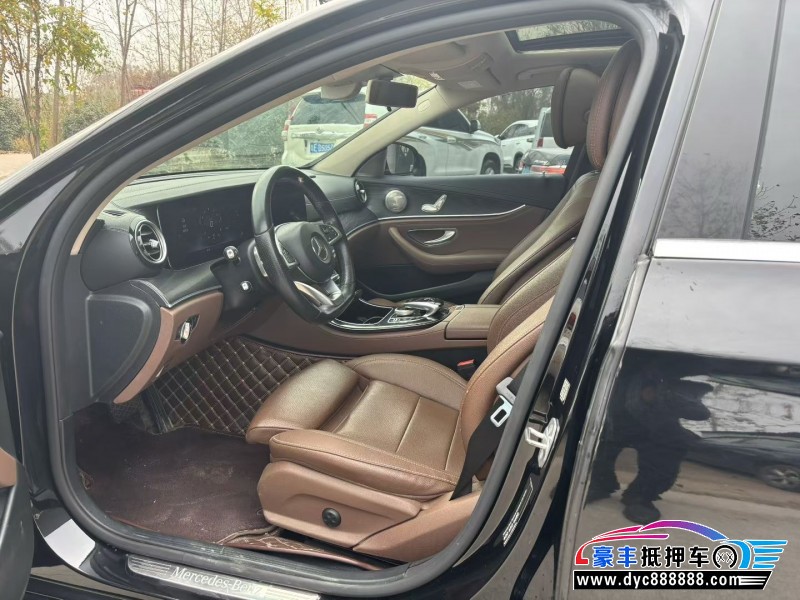 17年奔驰E轿车抵押车出售