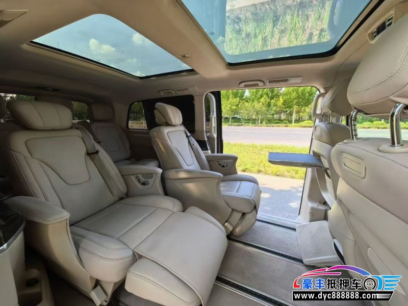 16年奔驰V轿车抵押车出售