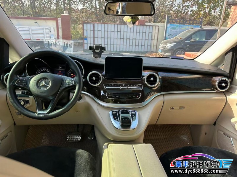 16年奔驰V轿车抵押车出售