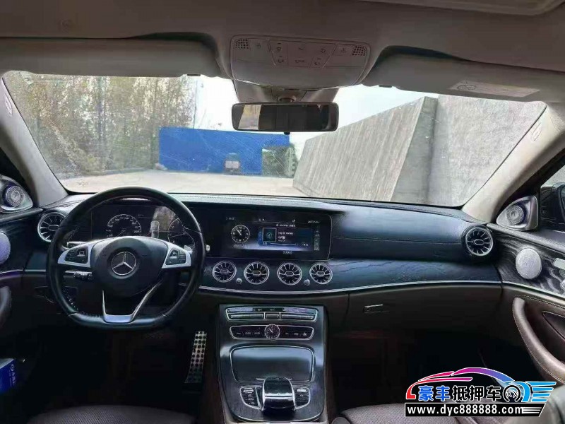 17年奔驰E轿车抵押车出售