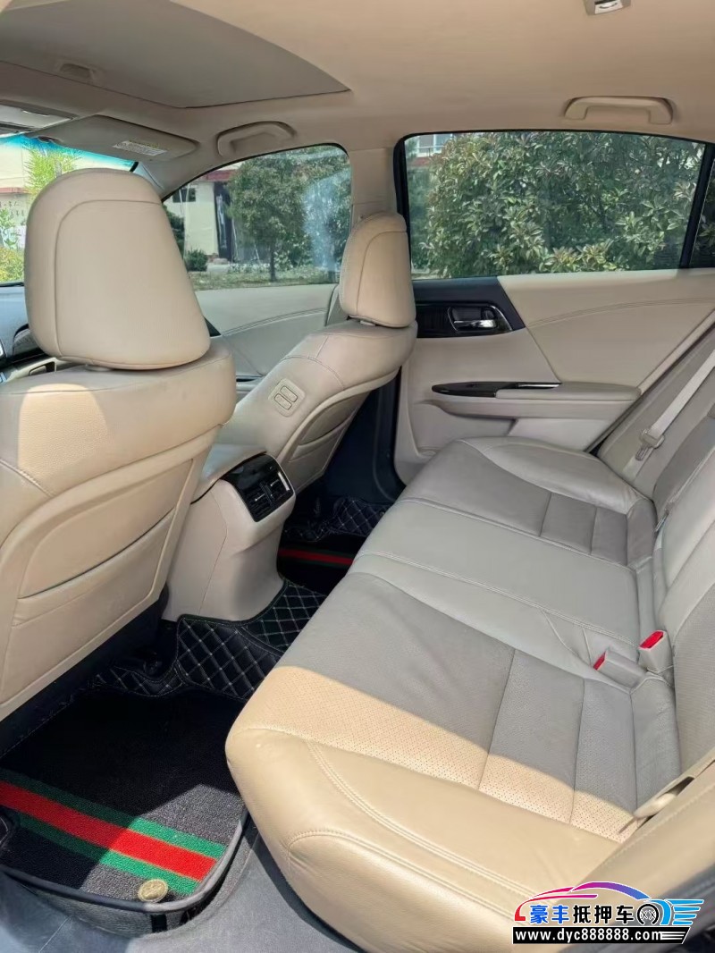 15年本田雅阁轿车抵押车出售